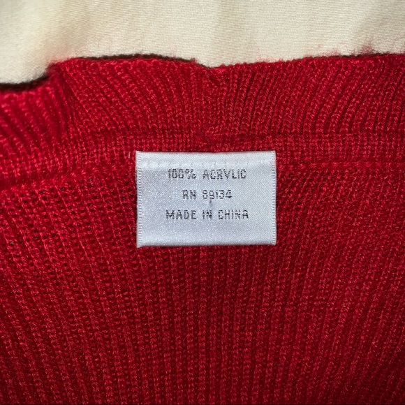 🎁 Gorgeous Red Wrap! - Picture 3 of 5